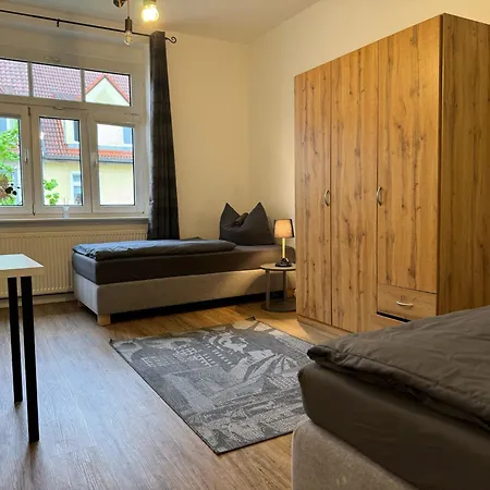 Apartman Kraempfervorstadt - 3 Schlafzimmer - 6 Betten - Wlan - Gratis Stellplatz - 2 Baeder Erfurt