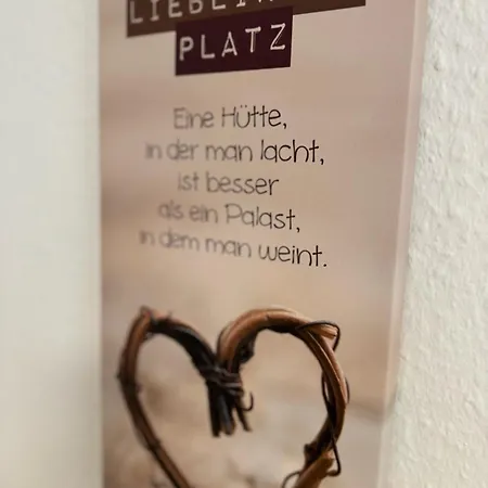 Apartman Kraempfervorstadt - 3 Schlafzimmer - 6 Betten - Wlan - Gratis Stellplatz - 2 Baeder