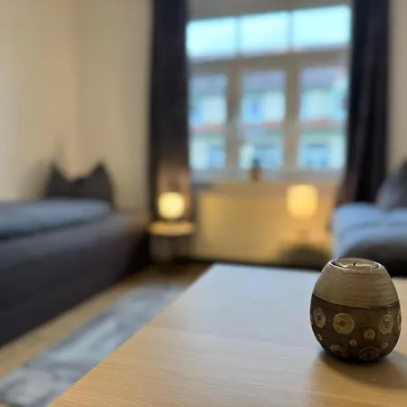 Apartman Kraempfervorstadt - 3 Schlafzimmer - 6 Betten - Wlan - Gratis Stellplatz - 2 Baeder *