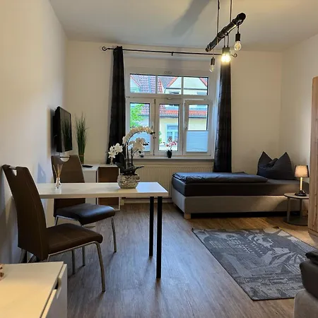 Kraempfervorstadt - 3 Schlafzimmer - 6 Betten - Wlan - Gratis Stellplatz - 2 Baeder * Erfurt
