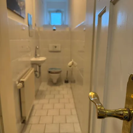 Apartman Kraempfervorstadt - 3 Schlafzimmer - 6 Betten - Wlan - Gratis Stellplatz - 2 Baeder *