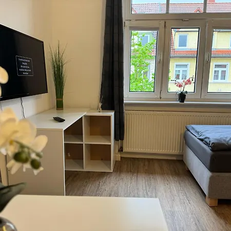Apartman Kraempfervorstadt - 3 Schlafzimmer - 6 Betten - Wlan - Gratis Stellplatz - 2 Baeder Erfurt