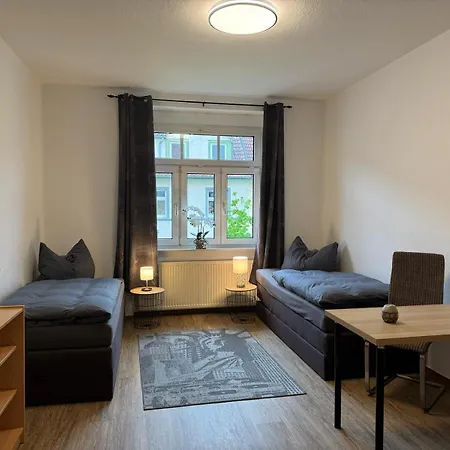 Apartman Kraempfervorstadt - 3 Schlafzimmer - 6 Betten - Wlan - Gratis Stellplatz - 2 Baeder