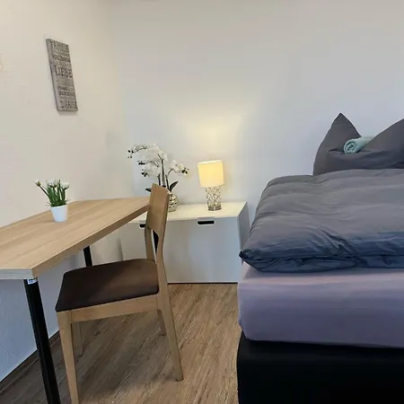 Kraempfervorstadt - 3 Schlafzimmer - 6 Betten - Wlan - Gratis Stellplatz - 2 Baeder * Erfurt