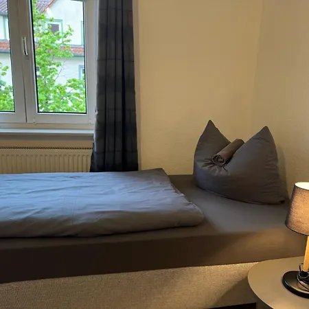 Kraempfervorstadt - 3 Schlafzimmer - 6 Betten - Wlan - Gratis Stellplatz - 2 Baeder Apartment *
